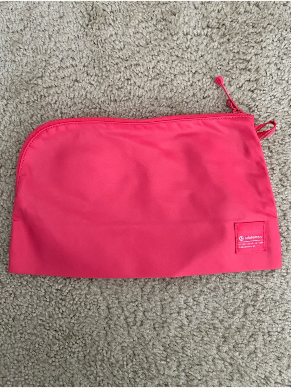 Lululemon Lightweight Zipper Pouch Cosmetic‎ Bag 4L in Lipgloss EUC